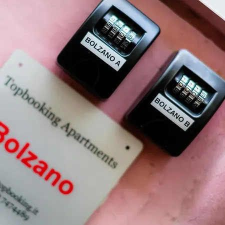 Apartment Bolzano アパート *